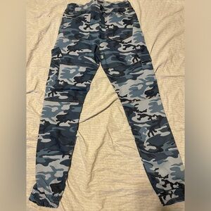 Women’s Octa-cut joggers size Medium